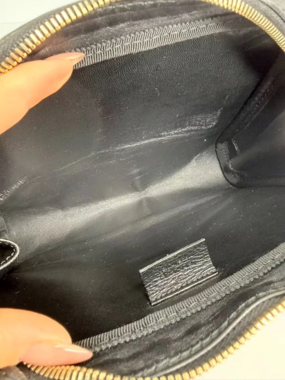 Gucci Signature Black Leather Zip Clutch Travel Organizer Wristlet